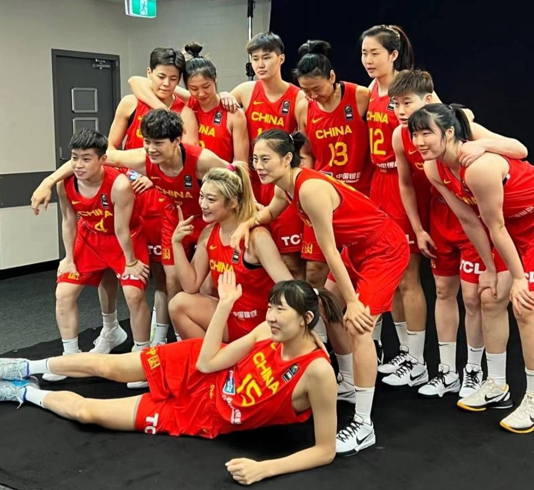 被寄予文化的希望的孩童，不仅仅是中国式感伤主义的人物，反而是一个理想的形成，像弗洛伊德所说:理想的形成将会是压抑的条件。